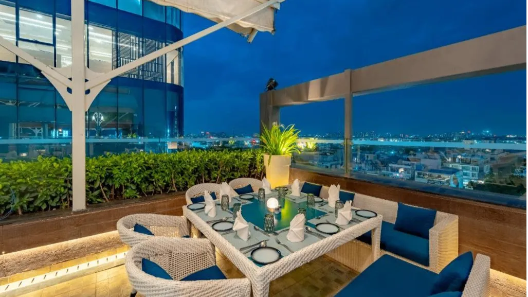 Rooftop Dining